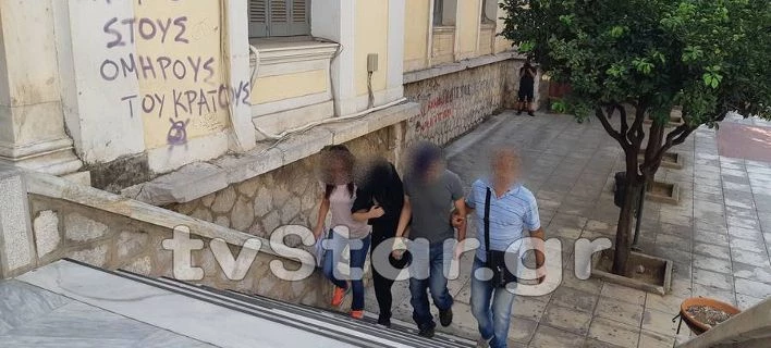 Λαμία: Νέα στοιχεία για την ομηρία της Γαλλίδας από τον 34χρονο -Στο δικαστήριο οι δράστες